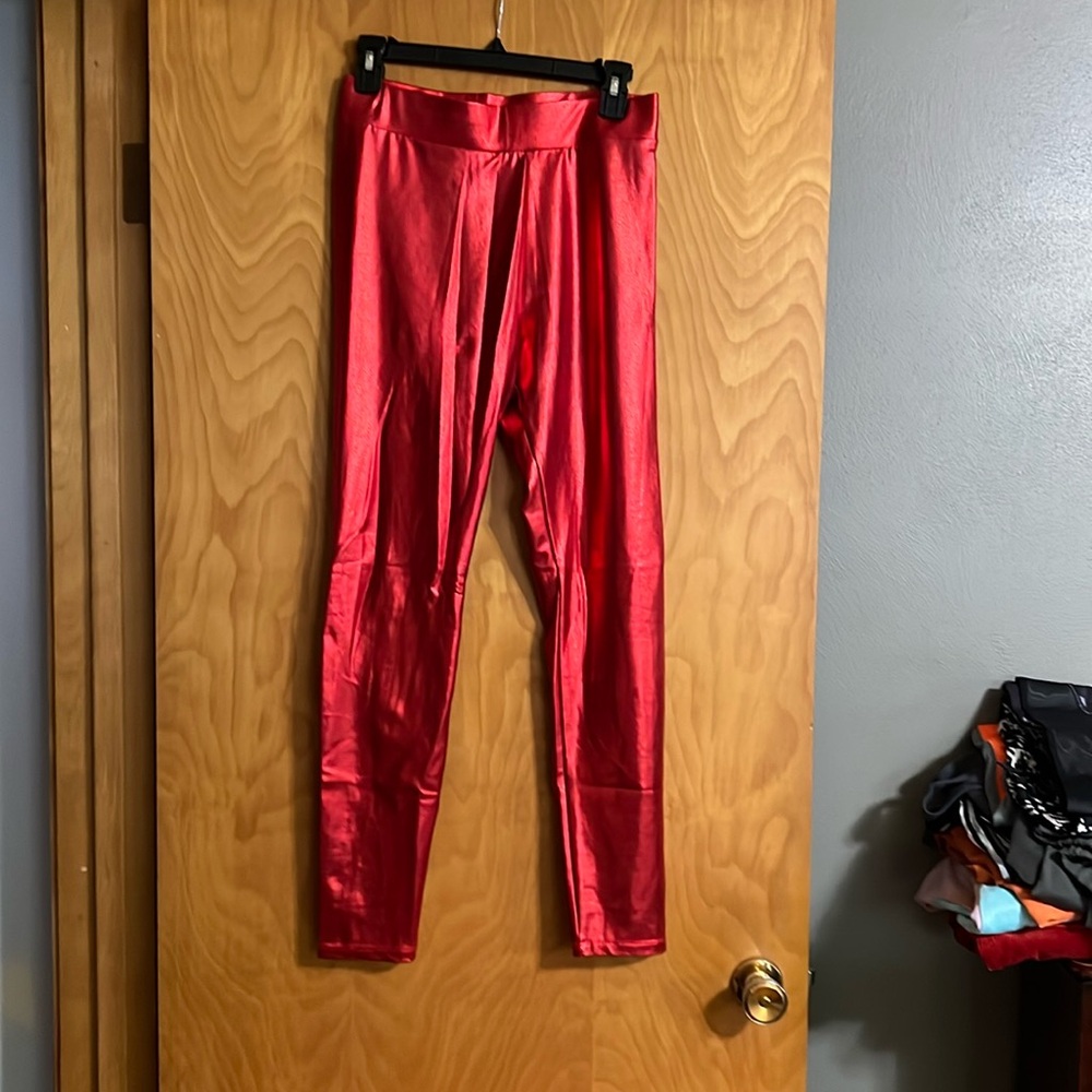 Zoe+Liv   Shiny Red Leggings size medium.